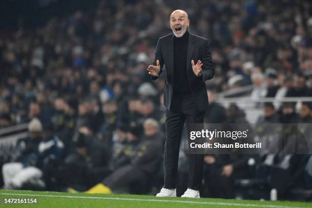 Stefano Pioli, Head Coach of AC Milan, reacts during the UEFA Champions League round of 16 leg two match between Tottenham Hotspur and AC Milan at...