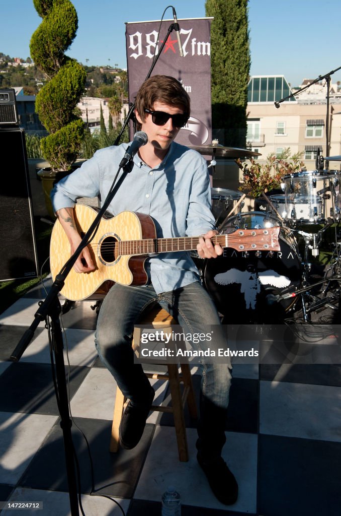 98.7FM Penthouse Party Presents A Warped Tour Encore Party Featuring Dead Sara And Friends