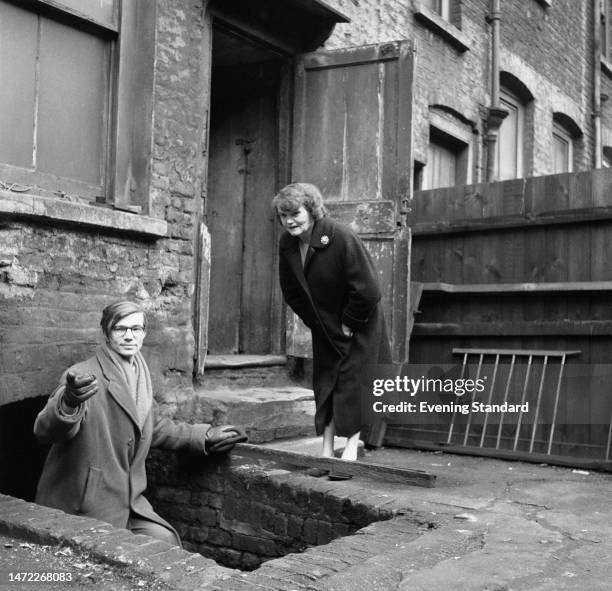 219 Old East End Of London Photos and Premium High Res Pictures - Getty  Images