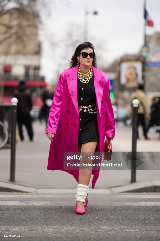 Street Style - Paris Fashion Week - Womenswear Fall Winter 2023 2024 : Day Nine