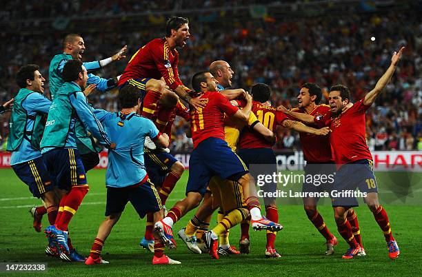 Spain players celebrate vicotry during the UEFA EURO 2012 semi final match between Portugal and Spain at Donbass Arena on June 27, 2012 in Donetsk,...