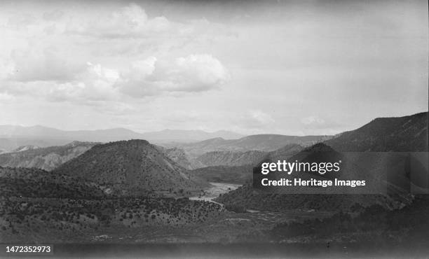 Acoma, New Mexico area views, between 1899 and 1928. Creator: Arnold Genthe.