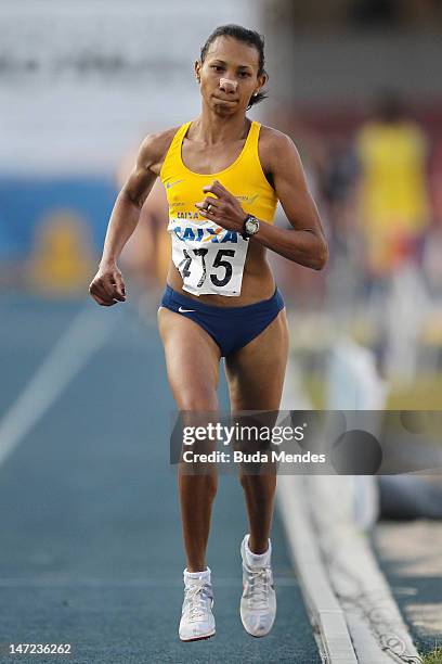 Cruz Nonata da Silva competes in the Womens 10.000 meters during the first day of the Trofeu Brazil/Caixa 2012 Track and Field Championship at Iêcaro...