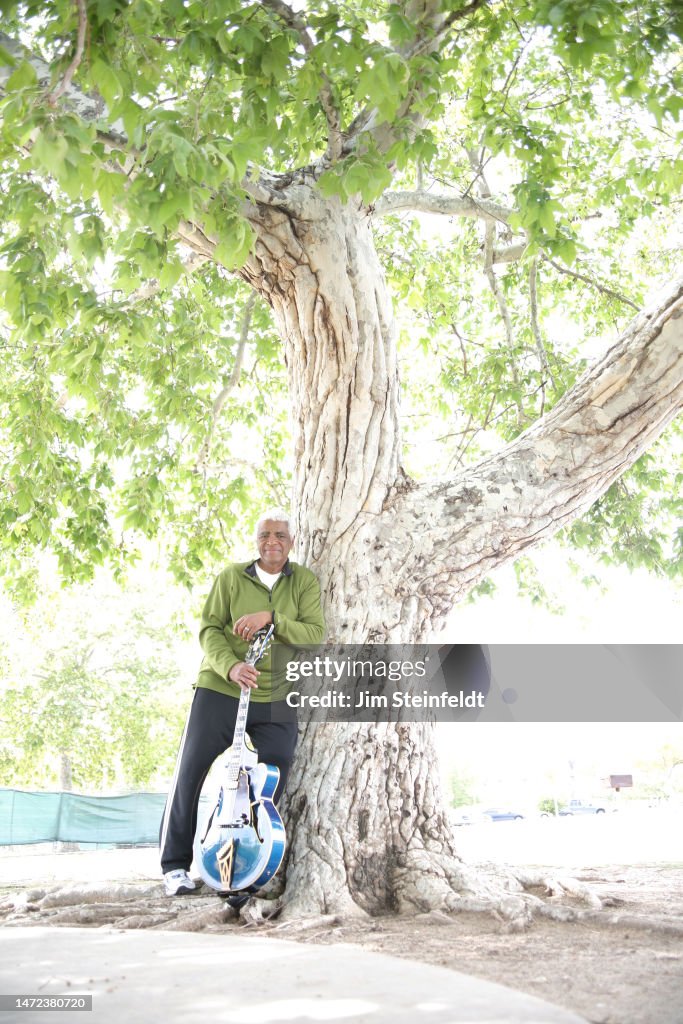 Phil Upchurch Poses For A Portrait