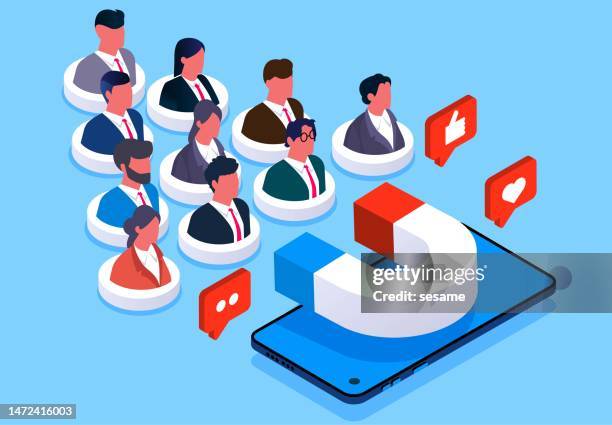 kundenservice und feedback, online-rekrutierung, teilen in sozialen netzwerken, magnete auf smartphones, um geschäftsleute und kunden anzuziehen - personalbeschaffung stock-grafiken, -clipart, -cartoons und -symbole