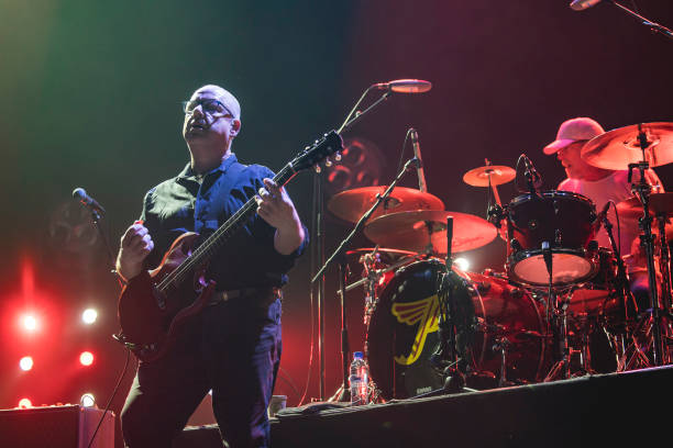 ESP: Pixies Concert In Barcelona
