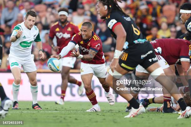 Aaron Smith of the Highlanders passes the ball during the round three Super Rugby Pacific match between Chiefs and Highlanders at FMG Stadium...