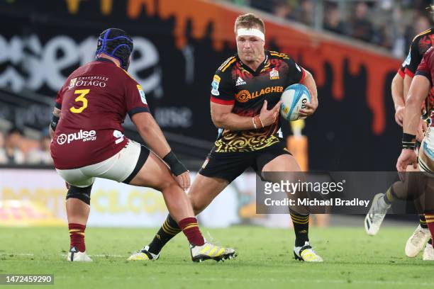 Sam Cane of the Chiefs makes a run during the round three Super Rugby Pacific match between Chiefs and Highlanders at FMG Stadium Waikato, on March...