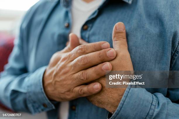 concepto de problemas de salud - circulatory system hand fotografías e imágenes de stock