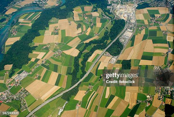 landschaft - luftaufnahme schweiz stock-fotos und bilder