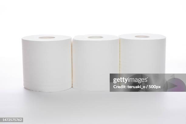 close-up of adhesive tape against white background,japan - トイレットペーパー - fotografias e filmes do acervo