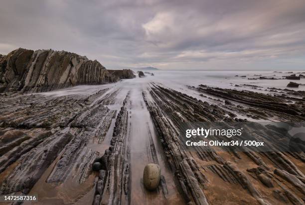 sur la route du flysch zumaia 5,zumaia,gipuzkoa,spain - zumaia guipúzcoa fotografías e imágenes de stock