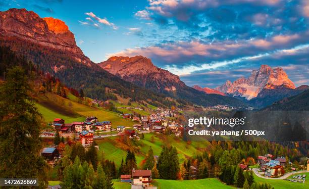 scenic view of mountains against sky,colle santa lucia,province of belluno,italy - colle santa lucia stock pictures, royalty-free photos & images