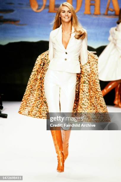 Ele Model Elle Macpherson With Models Photos and Premium High Res Pictures ...
