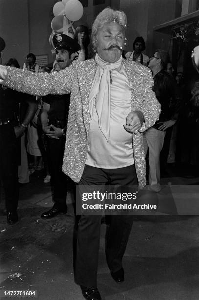 95 Rip Taylor Confetti Stock Photos High Res Pictures And Images 95-rip-taylor-confetti-stock-photos-high-res-pictures-and-images