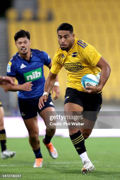 Salesi Rayasi of the Hurricanes during the round three Super Rugby Pacific match between Hurricanes and Blues at Sky Stadium, on March 11 in...