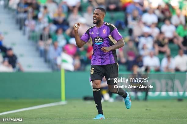 Cyle Larin of Real Valladolid CF celebrates after scoring the team's first goal during the LaLiga Santander match between Elche CF and Real...