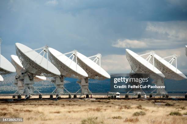 karl g. jansky very large array in usa - national radio astronomy observatory stock pictures, royalty-free photos & images