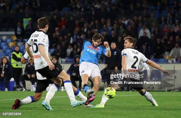 Khvicha Kvaratskhelia of SSC Napoli scores the team's first goal during the Serie A match between SSC Napoli and Atalanta BC at Stadio Diego Armando...