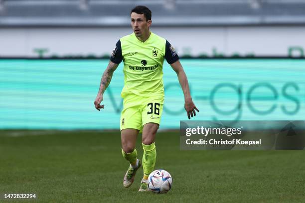 Philipp Steinhart of TSV 1860 Muenchen runs with the ball during the 3. Liga match between MSV Duisburg and TSV 1860 München at...