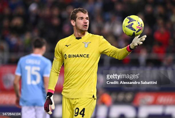 Ivan Provedel of SS Lazio controls the ball during the Serie A match between Bologna FC and SS Lazio at Stadio Renato Dall'Ara on March 11, 2023 in...
