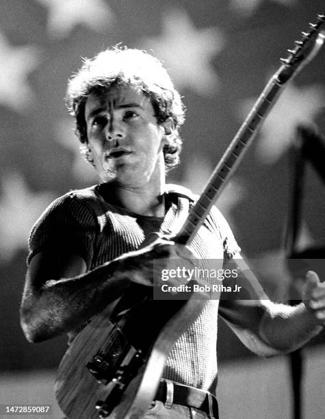 Springsteen 1985 543 Bruce Springsteen 1985 Photos & High Res Pictures - Getty Images
