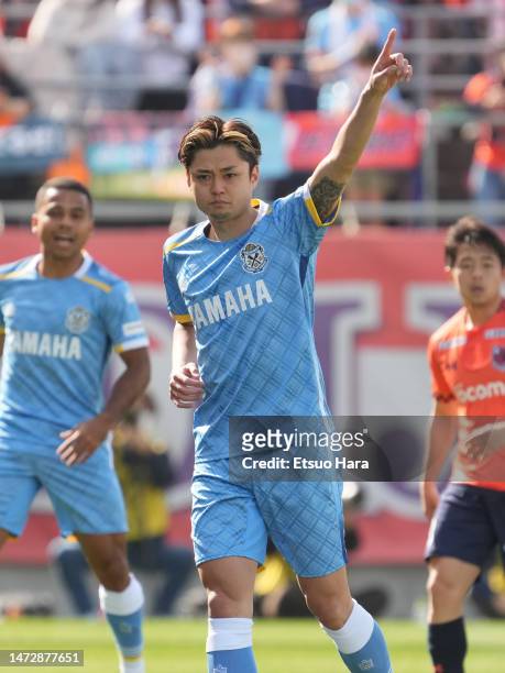 Ko Matsubara of Jubilo Iwata gestures during the J.LEAGUE Meiji Yasuda J2 4th Sec. Match between Omiya Ardija and Jubilo Iwata at NACK5 Stadium Omiya...