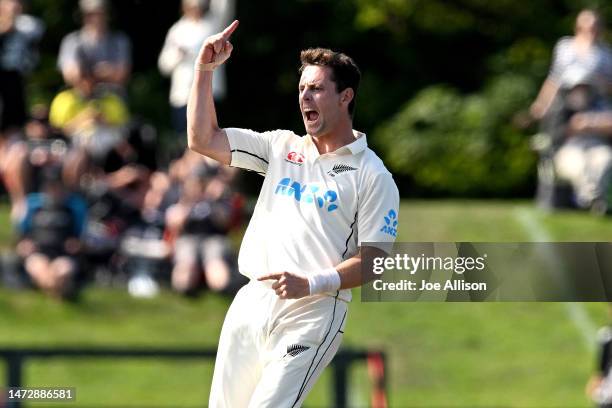 Matt Henry of New Zealand celebrates after dismissing Angelo Mathews of Sri Lanka during day four of the First Test match in the series between New...