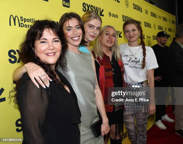 Cami Winikoff Photos and Premium High Res Pictures - Getty Images