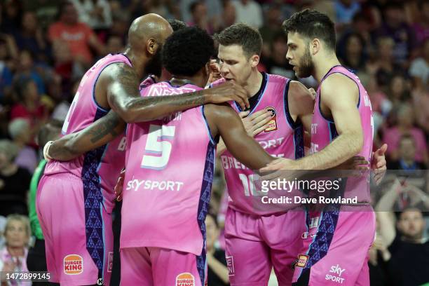 Tom Abercrombie of the Breakers in a huddle with hi team during game four of the NBL Grand Final series between Sydney Kings and New Zealand Breakers...