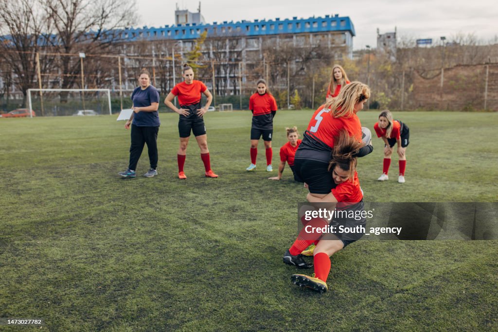 Female Rugby Training Rugby Team Training High-Res Stock Photo - Getty Images