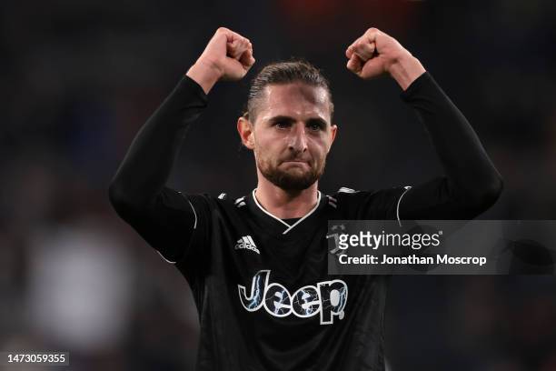 Adrien Rabiot of Juventus celebrates after scoring to give the side a 2-0 lead during the Serie A match between Juventus and UC Sampdoria at Allianz...