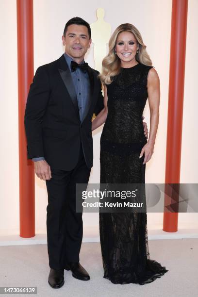 Mark Consuelos and Kelly Ripa attend the 95th Annual Academy Awards on March 12, 2023 in Hollywood, California.