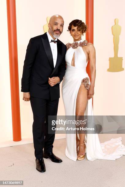 Van Hunt and Halle Berry attend the 95th Annual Academy Awards on March 12, 2023 in Hollywood, California.