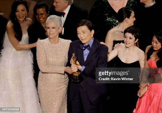 Michelle Yeoh, Theresa Steele Page, Jamie Lee Curtis, James Hong, Tallie Medel and Stephanie Hsu accept the Best Picture award for "Everything...