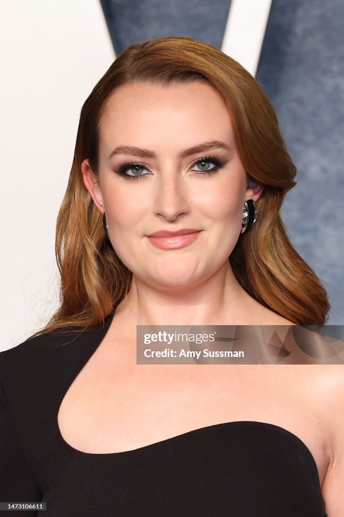 Amelia Dimoldenberg attends the 2023 Vanity Fair Oscar Party Hosted