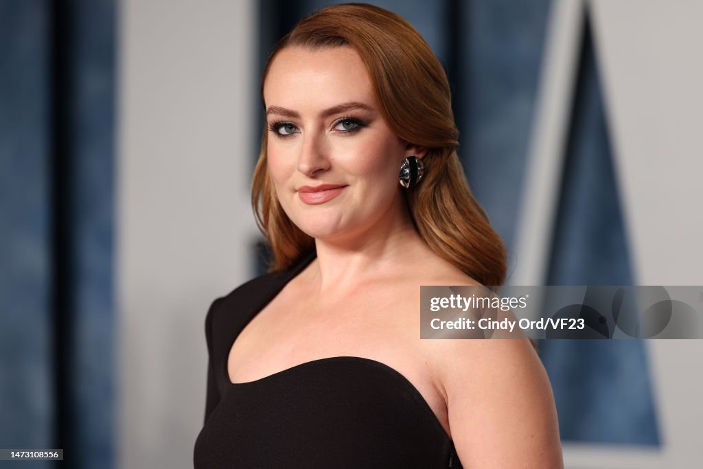 Amelia Dimoldenberg attends the 2023 Vanity Fair Oscar Party Hosted