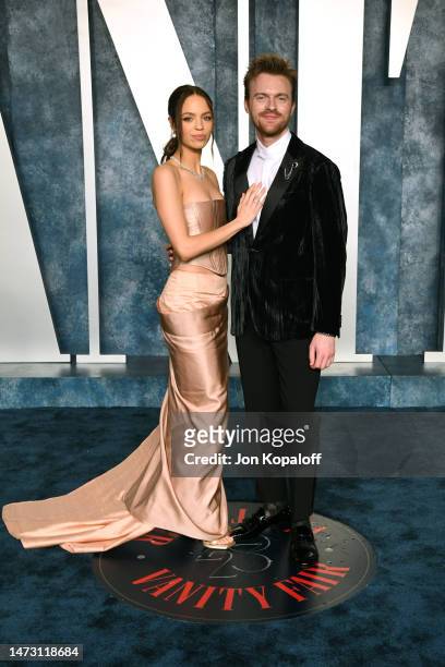 Claudia Sulewski and Finneas O'Connell attend the 2023 Vanity Fair Oscar Party Hosted By Radhika Jones at Wallis Annenberg Center for the Performing...