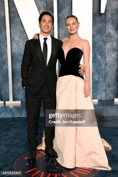 Justin Long and Kate Bosworth attend the 2023 Vanity Fair Oscar Party Hosted By Radhika Jones at Wallis Annenberg Center for the Performing Arts on...