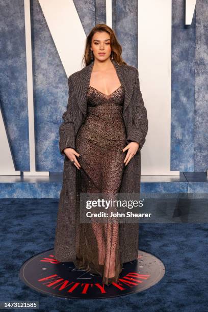 Hailee Steinfeld attends the 2023 Vanity Fair Oscar Party Hosted By Radhika Jones at Wallis Annenberg Center for the Performing Arts on March 12,...