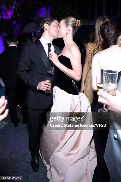 Justin Long and Kate Bosworth attend the 2023 Vanity Fair Oscar Party Hosted By Radhika Jones at Wallis Annenberg Center for the Performing Arts on...