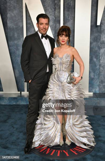 Zooey Deschanel and Jonathan Scott attend the 2023 Vanity Fair Oscar Party Hosted By Radhika Jones at Wallis Annenberg Center for the Performing Arts...