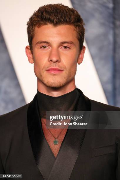 Shawn Mendes attends the 2023 Vanity Fair Oscar Party Hosted By Radhika Jones at Wallis Annenberg Center for the Performing Arts on March 12, 2023 in...