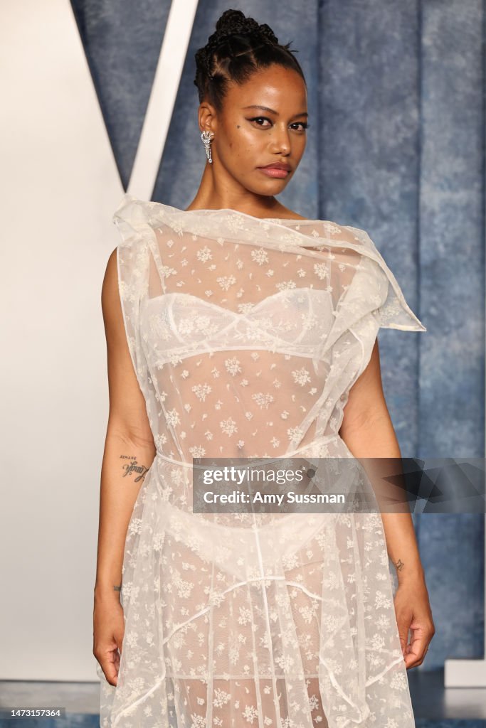 Taylour Paige attends the 2023 Vanity Fair Oscar Party Hosted By