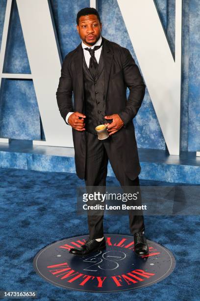 Jonathan Majors attends the 2023 Vanity Fair Oscar Party Hosted By Radhika Jones at Wallis Annenberg Center for the Performing Arts on March 12, 2023...
