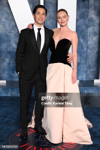 Justin Long and Kate Bosworth attend the 2023 Vanity Fair Oscar Party hosted by Radhika Jones at Wallis Annenberg Center for the Performing Arts on...