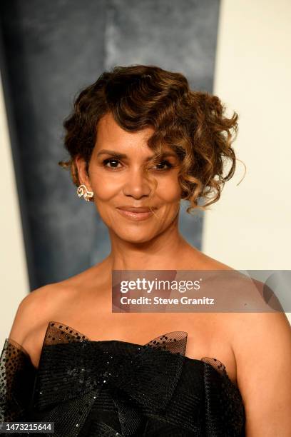 Halle Berry arrives at the Vanity Fair Oscar Party Hosted By Radhika Jones at Wallis Annenberg Center for the Performing Arts on March 12, 2023 in...