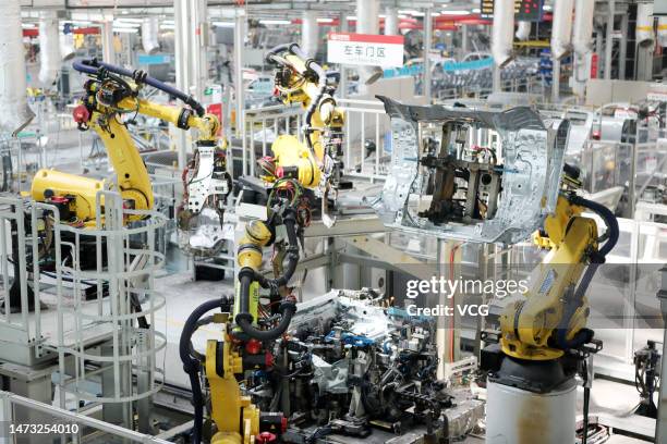 Robot Body Shell Robotic Body Parts Photos and Premium High Res Pictures - Getty Images