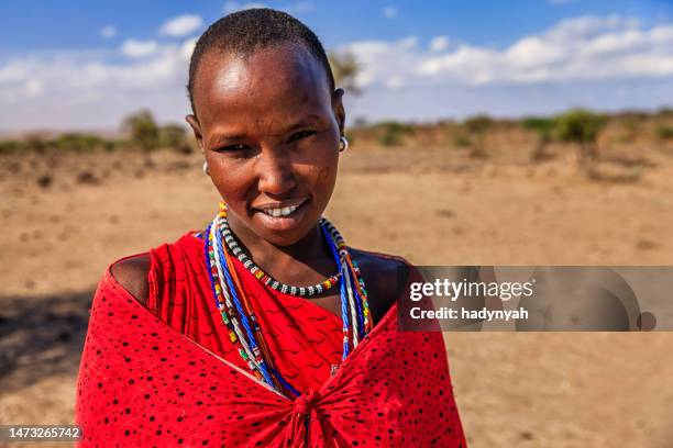 retrato de mujer africana de maasai tribu, kenia, áfrica - a beautiful masai woman fotografías e imágenes de stock