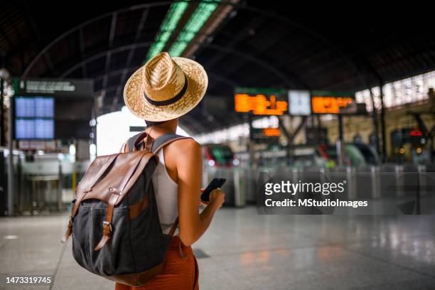 solo traveler. - railroad station imagens e fotografias de stock